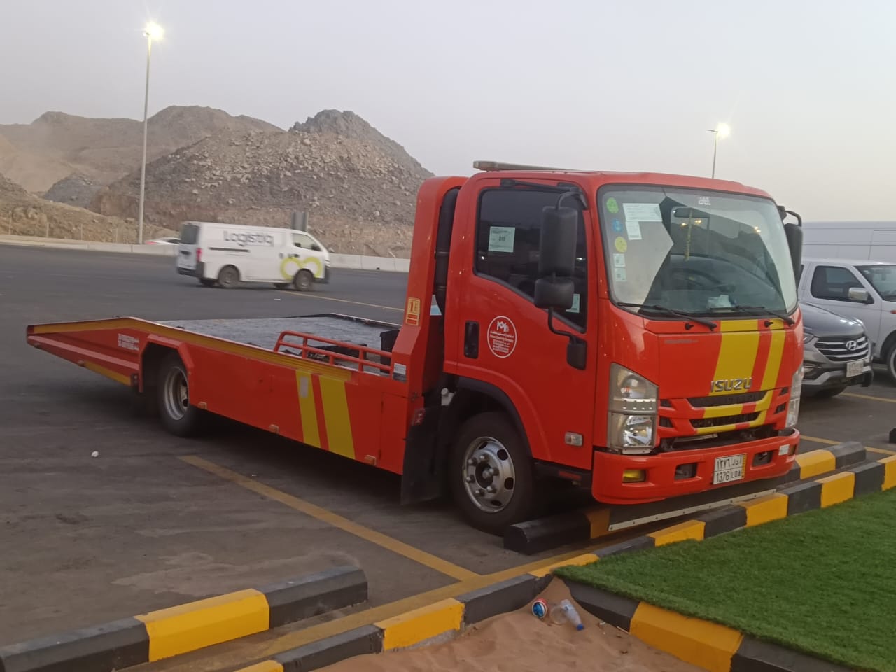 Flatbed towing and roadside assistance in Riyadh